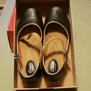 Clark's 7.5 cute shoes